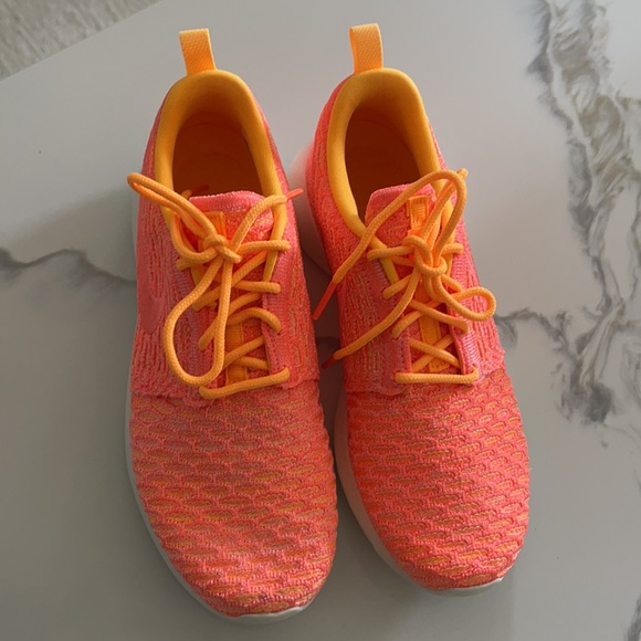 Nike’s - Picture 5 of 6